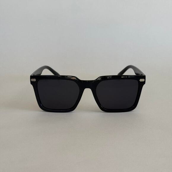 Y2K Black Angled Frame Sunglasses Unisex 2000s Bold Look UVA UVB - Picture 1 of 7